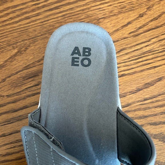 Abeo grey sandal 8.5 women’s new - Picture 2 of 4